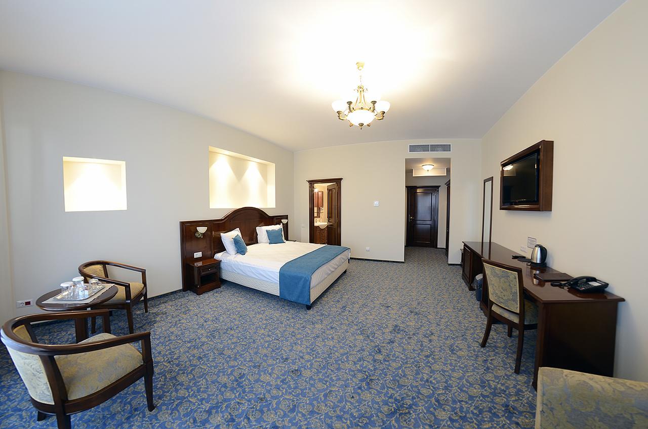 Hotel Diesel Bucarest Esterno foto
