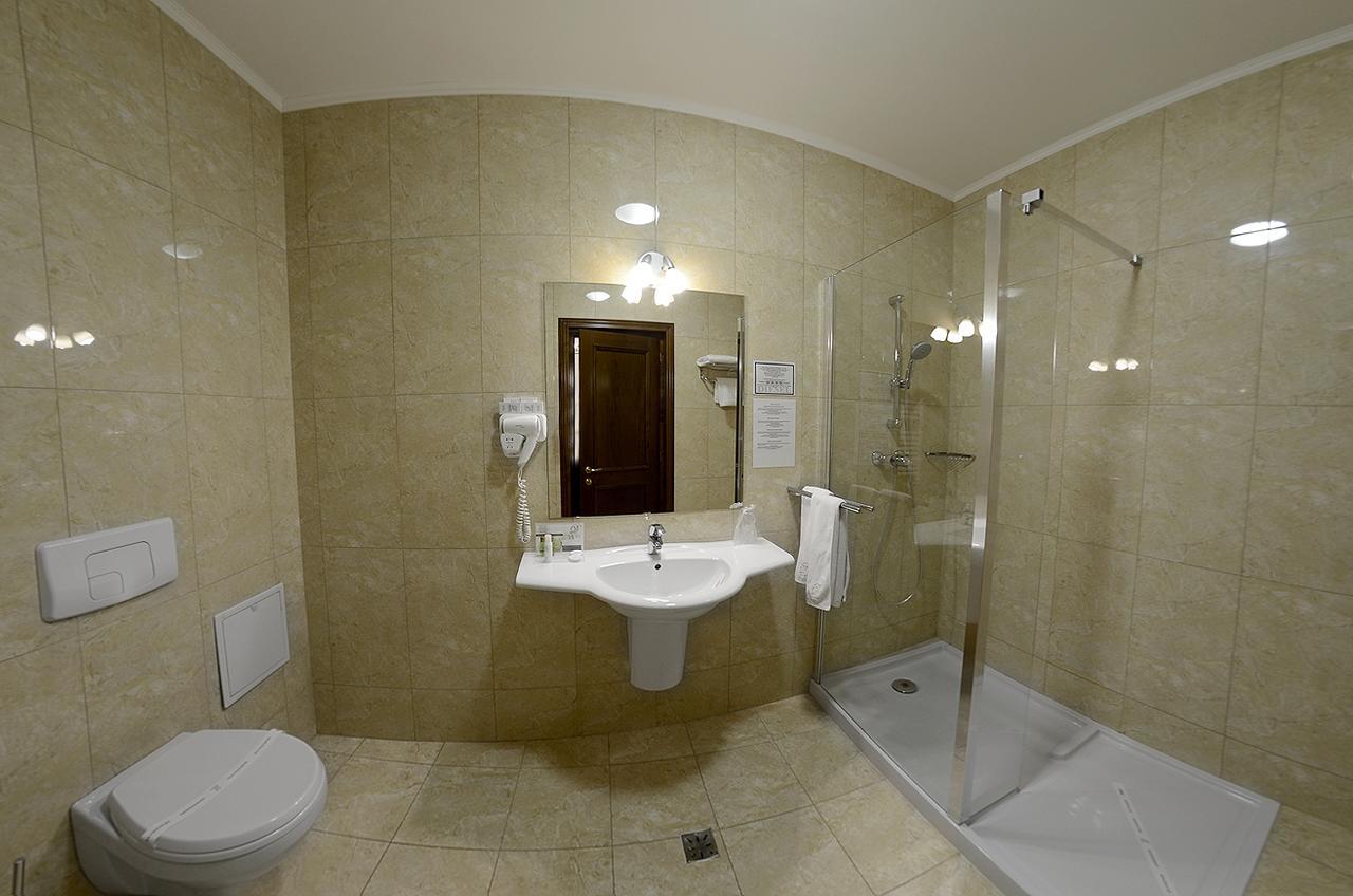 Hotel Diesel Bucarest Esterno foto