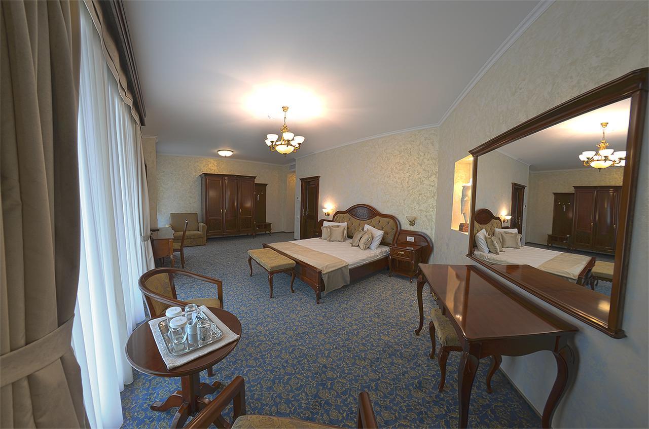 Hotel Diesel Bucarest Esterno foto