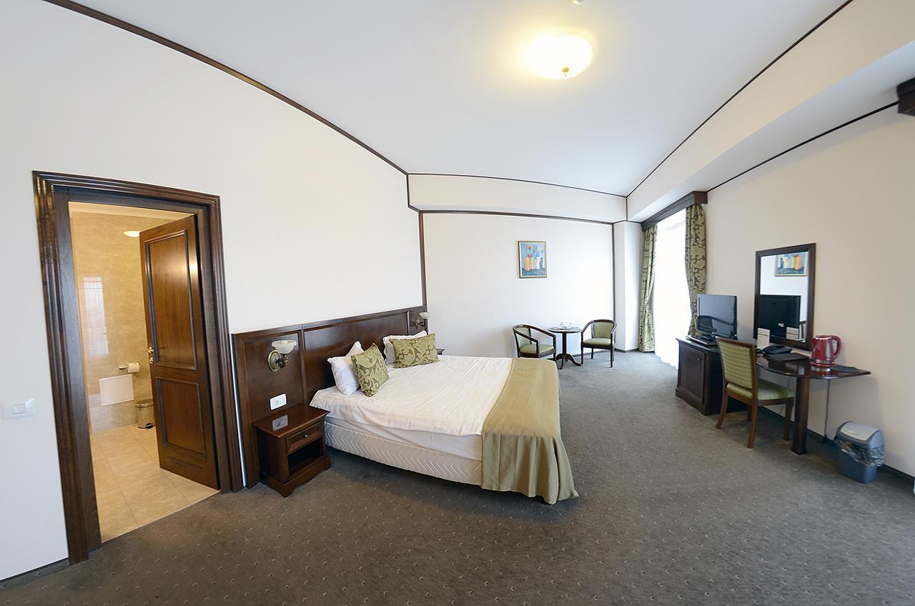 Hotel Diesel Bucarest Esterno foto